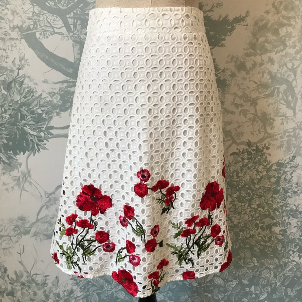 Orsay White Poppy Print Eyelet Skirt (EUR 34)